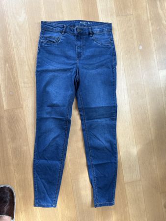 Noisy May Jeans, Damen Gr. 44, wenig getragen! Top!