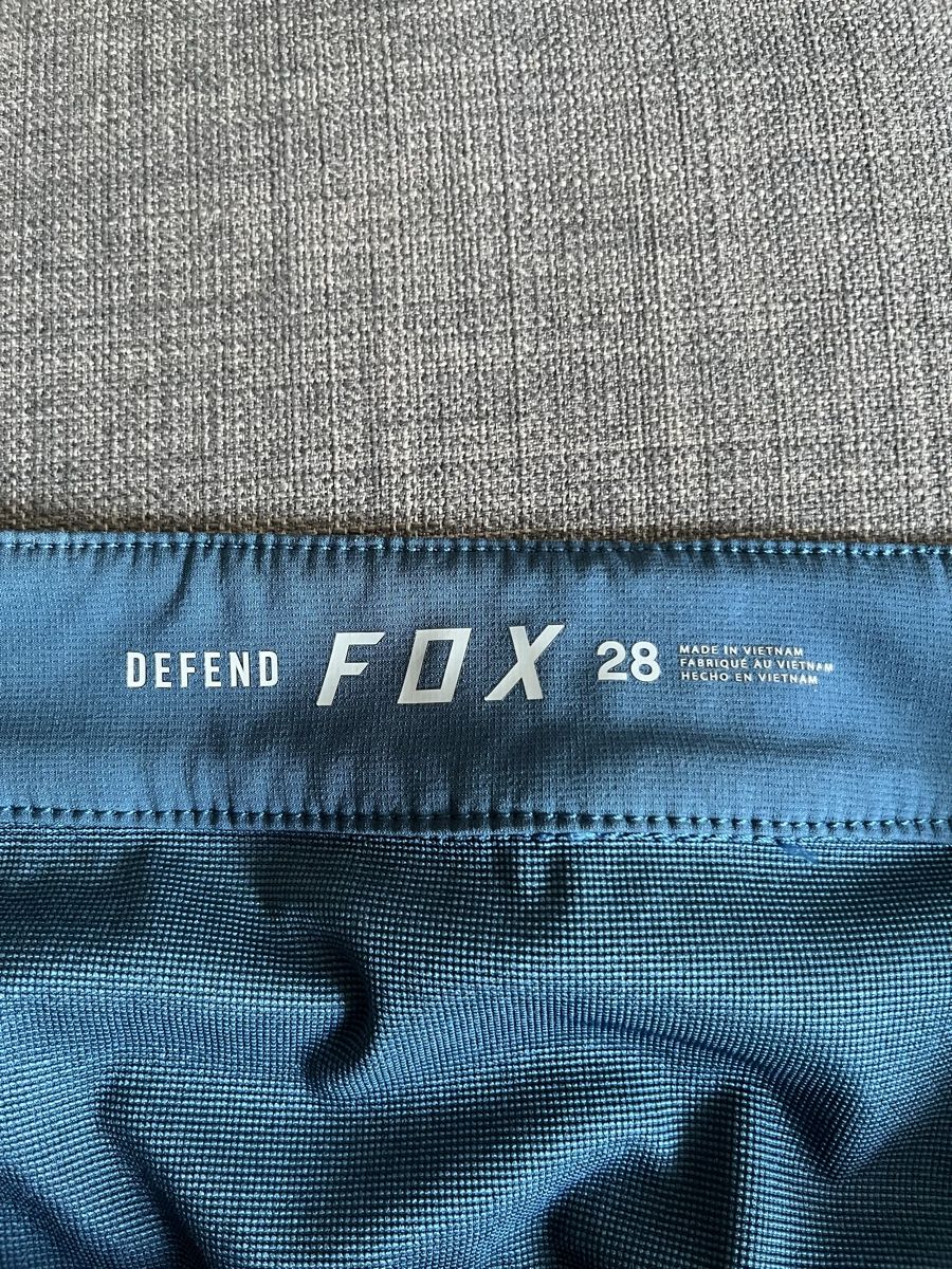 Pantaloni: Fox Yth Defend Short Velohose Mountainbikehose – Usato da Basel venduto da raspor 2