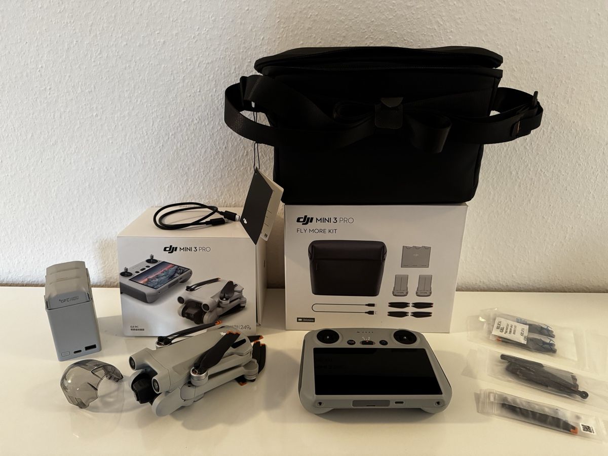 DJI Modellismo RC: DJI Mini 3 Pro mit RC Controller & Fly More Kit – Usato da Hünenberg venduto da Plauderi1