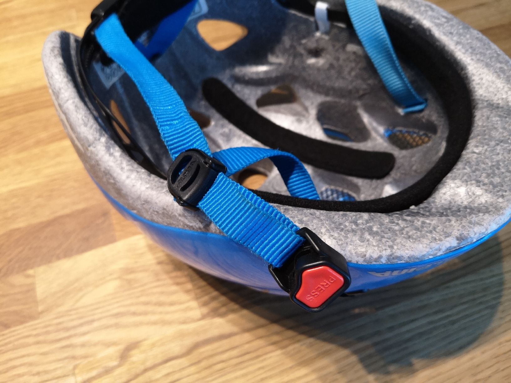 Alpina Caschi: Kinder Velohelm Alpina – Usato da Amriswil venduto da Mat08 3