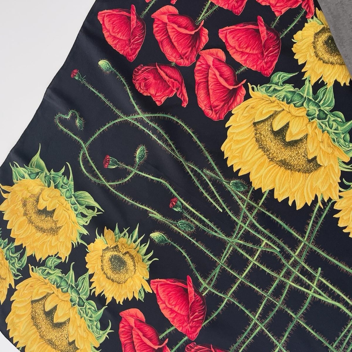 Fabric Frontline Foulard & Sciarpe: FABRIC FRONTLINE Silk Scarf – Nuovo (secondo la descrizione) da Emmen venduto da Avviivva_Com2023 3