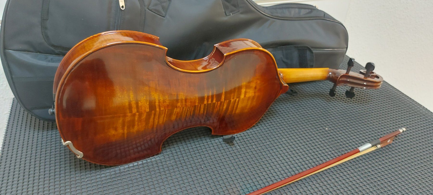Musikinstrumente: 4/4 Viola Extra Gross inkl.bag und bogen , neuwertig – Neu (gemäss Beschreibung) aus Glattbrugg von Swissmusik 4