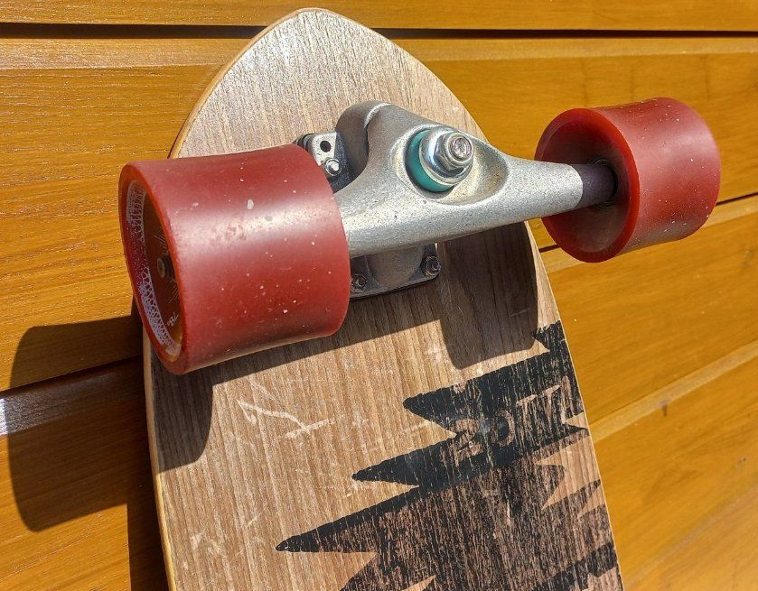 Skateboards: schönes Surfskate von Carver – Usato da Beckenried venduto da Wmarcie 6
