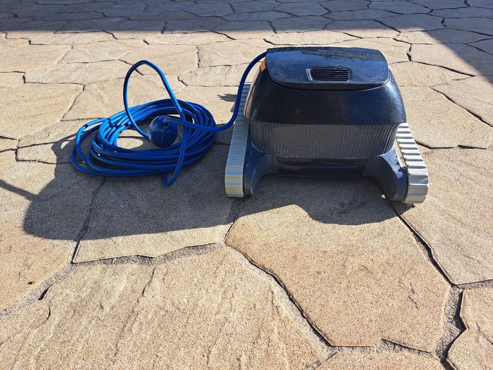 Dolphin Schwimmbad-Zubehör: Poolroboter zu verkaufen – Defekt aus Zetzwil von Foxtown 2