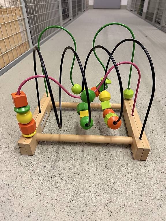 Ikea Spielzeuge: Ikea Holzperlen Labyrinth – Gebraucht aus Bäch SZ von Blansz