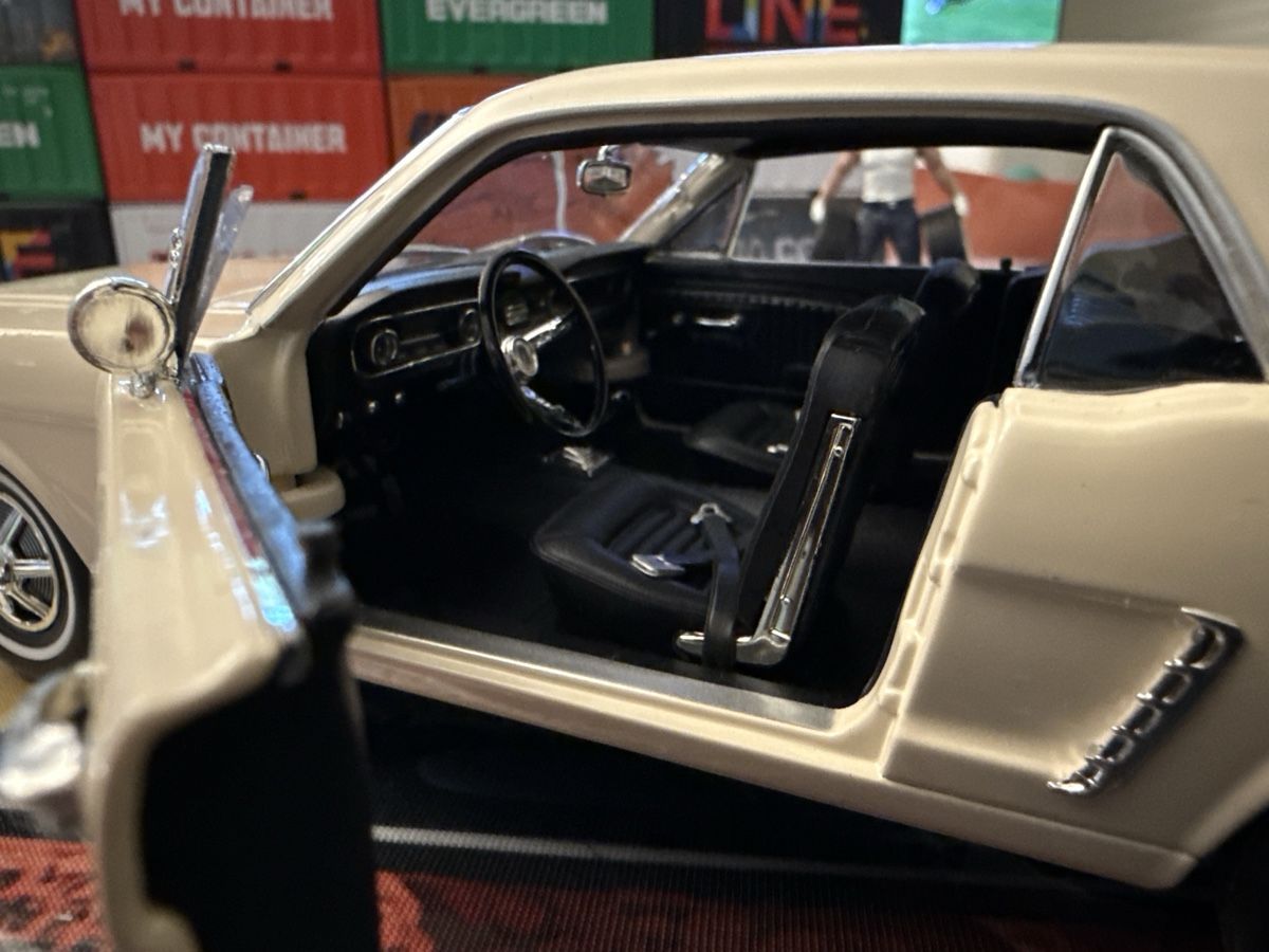 Ford Modellini d'auto: Oldtimer Ford Mustang  1:18 – Nuovo (secondo la descrizione) da Basel venduto da Zomeg 6