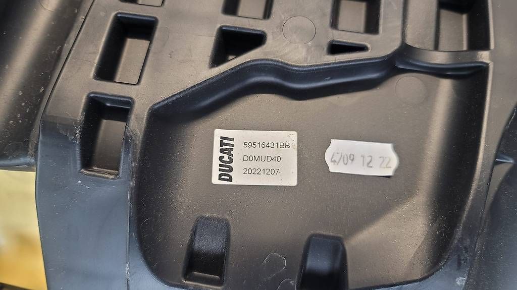 Toutes les pièces détachées moto: Ducati Multistrada V4 Originalsitz – D'occasion à Hünenberg par Rzirkon 2