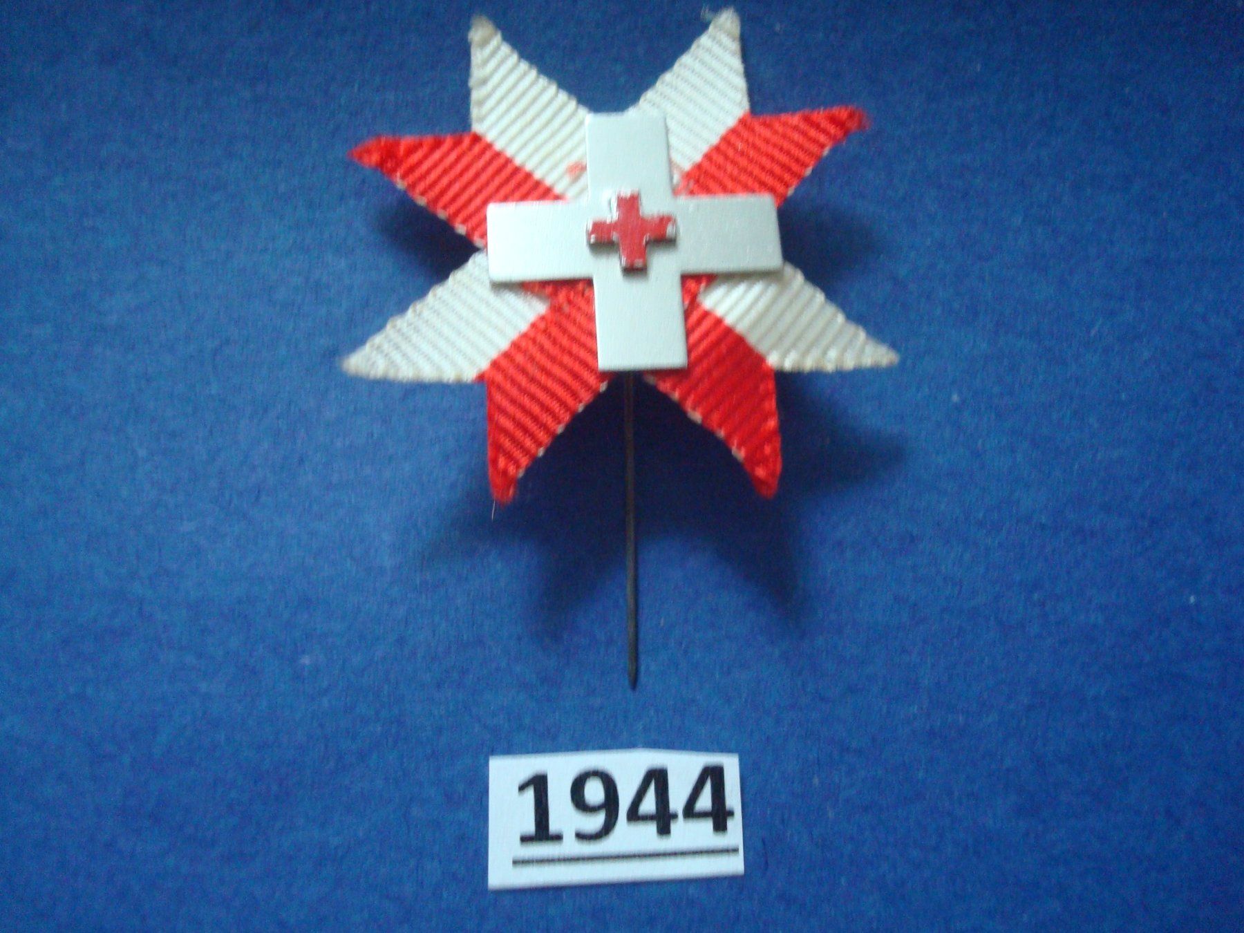 Plaketten & Abzeichen: Abzeichen 1. August 1944 – Gebraucht aus Riehen von Baerewaegli