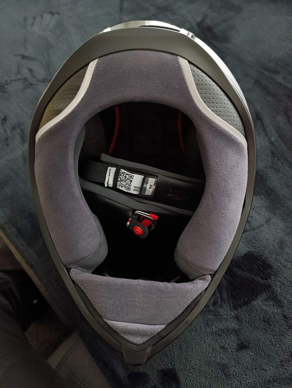 AGV Casques & visières: Neuwertiger AGV Motorrad Helm – Neuf (Voir description) à Stäfa par Phenomenom 2