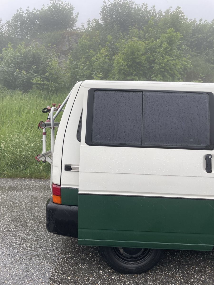 VW Camping Fahrzeuge: VW T4 2.5 TDI Camper ab MFK – Gebraucht aus Laax GR von syannick 2