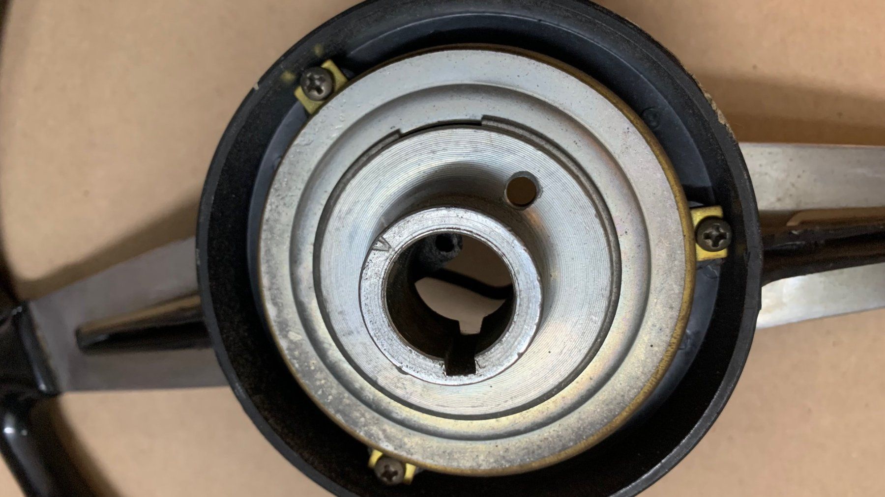 Alfa Romeo Tutti pezzi di ricambio auto: Alfa Romeo Fastback Spider Lenkrad – Usato da Frutigen venduto da Gehrihorn 4