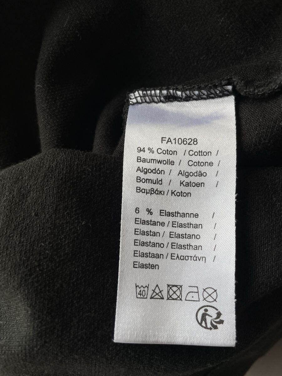 Lacoste Magliette Polo: Lacoste - full black polo - Excellent condition – Usato da Onnens VD venduto da Slyce 3