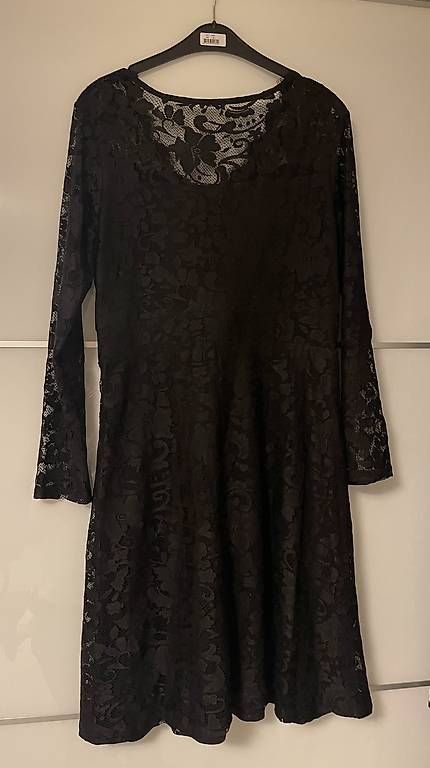 Robes: Robes grossesse / allaitement – D'occasion à Chavannes-Renens par romina_margreth 1