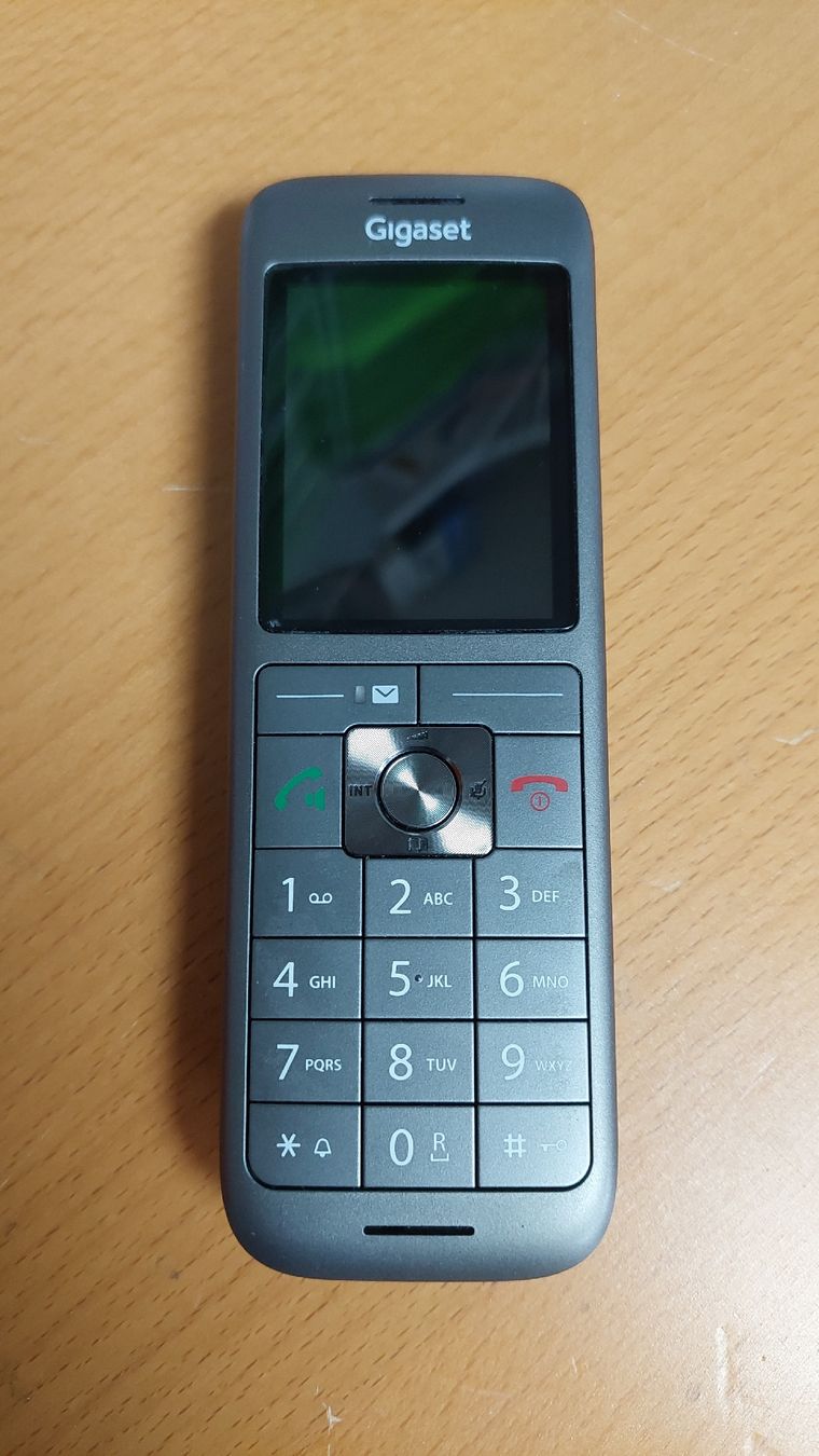 Gigaset Telefoni: Gigaset CL660HX DECT Universal Handset mit Ladestation – Usato da Menziken venduto da Fasand 1