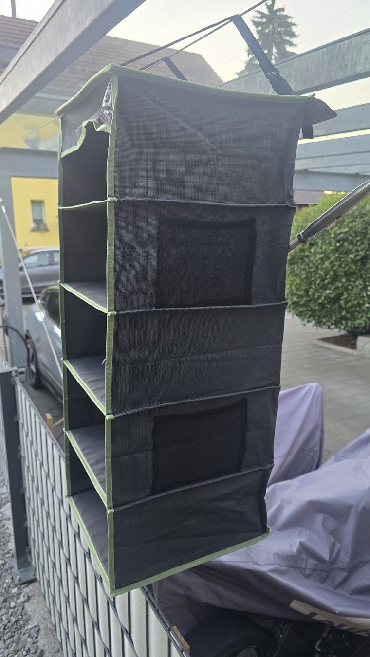 Regale: Multifunktions-Organizer – Gebraucht aus Dornach von Shipyard 1