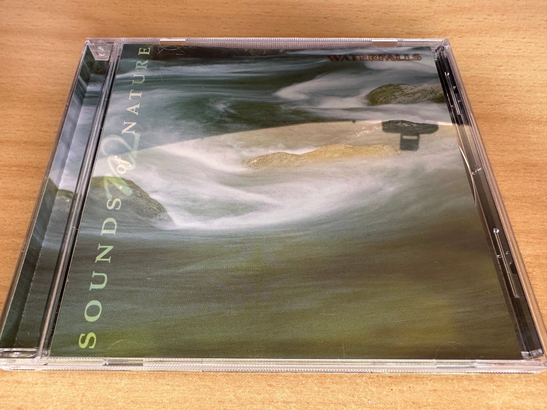 CD: D4 Paul Rayner-Brown – Waterfalls – Usato da Rikon im Tösstal venduto da Alpenmutz