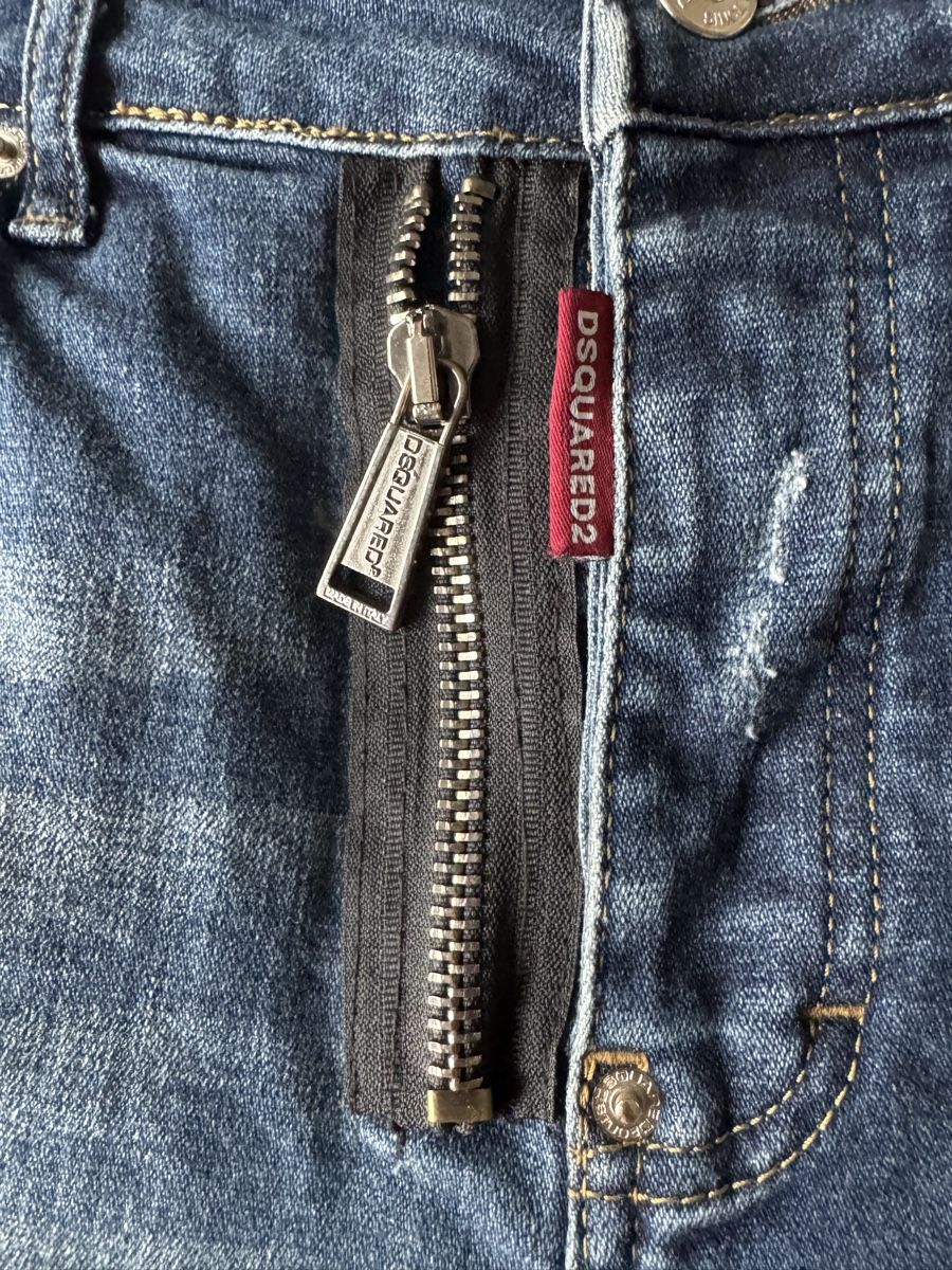 Dsquared2 Jeans: DSQUARED2 Jeans  – Gebraucht aus Villmergen von van_xv9t 1
