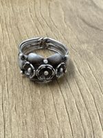 Echter vintage Silberring mit wunderschönem floralem Design