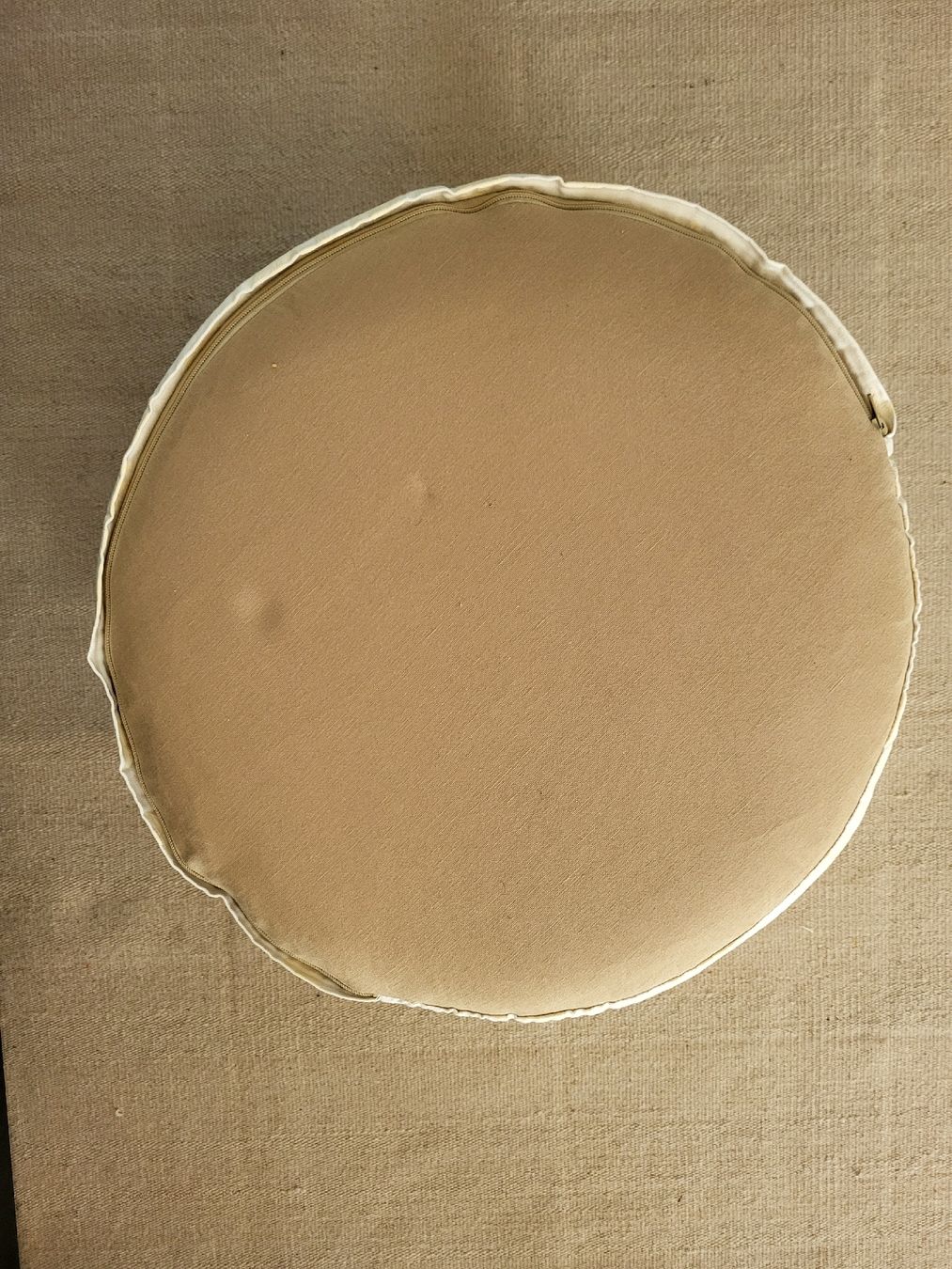 Hocker: LETZTE GELEGENHEIT - weisser schöner Pouf Hocker – Gebraucht aus Zürich von Nuco 3