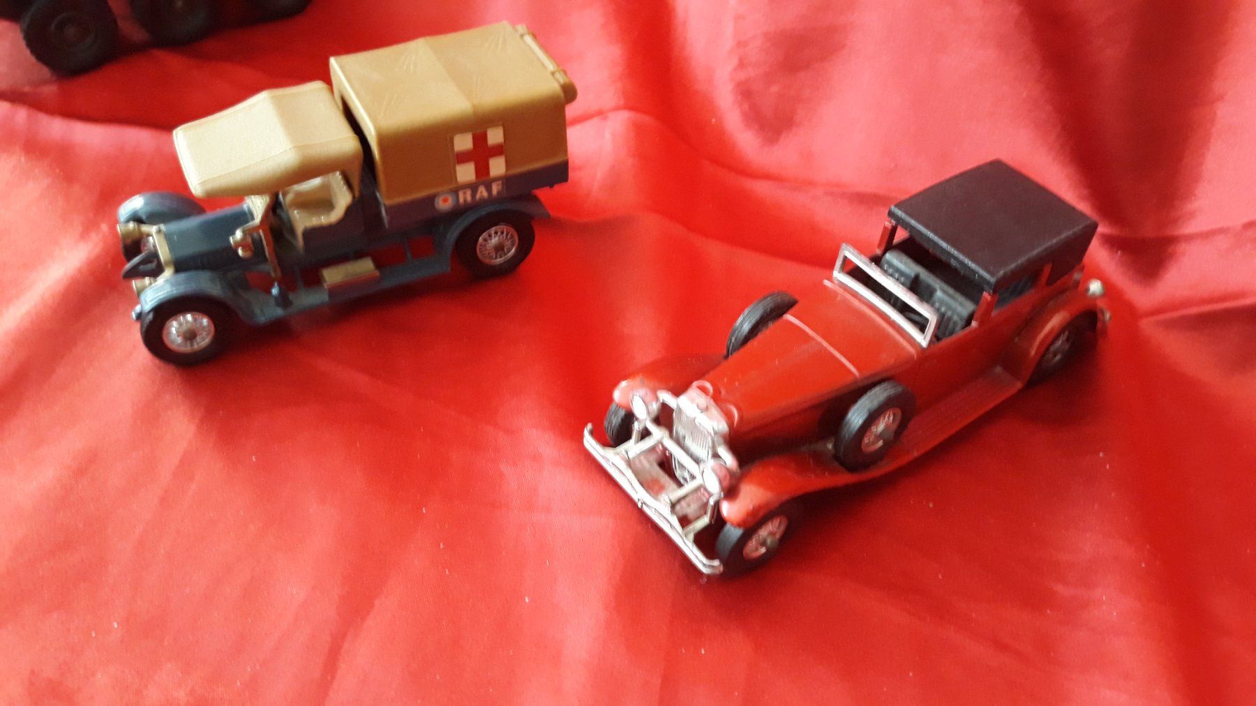 Matchbox Modellini d'auto: Matchbox Auto Sammlung 1975 Düsenberg 1973 RAF Tender Solido – Usato da Schleitheim venduto da petung 1