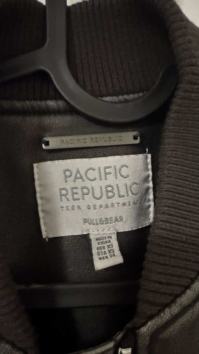 Pull&Bear Giacche: Faux leather bomber jacket – Nuovo (secondo la descrizione) da Dübendorf venduto da maf_6tqh 1