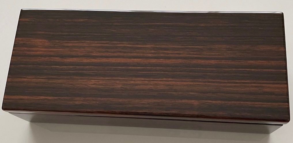 Tutte le decorazioni: IWC Stiftebox aus Holz – Nuovo e nell'imballaggio originale da Benken ZH venduto da Teessino 2