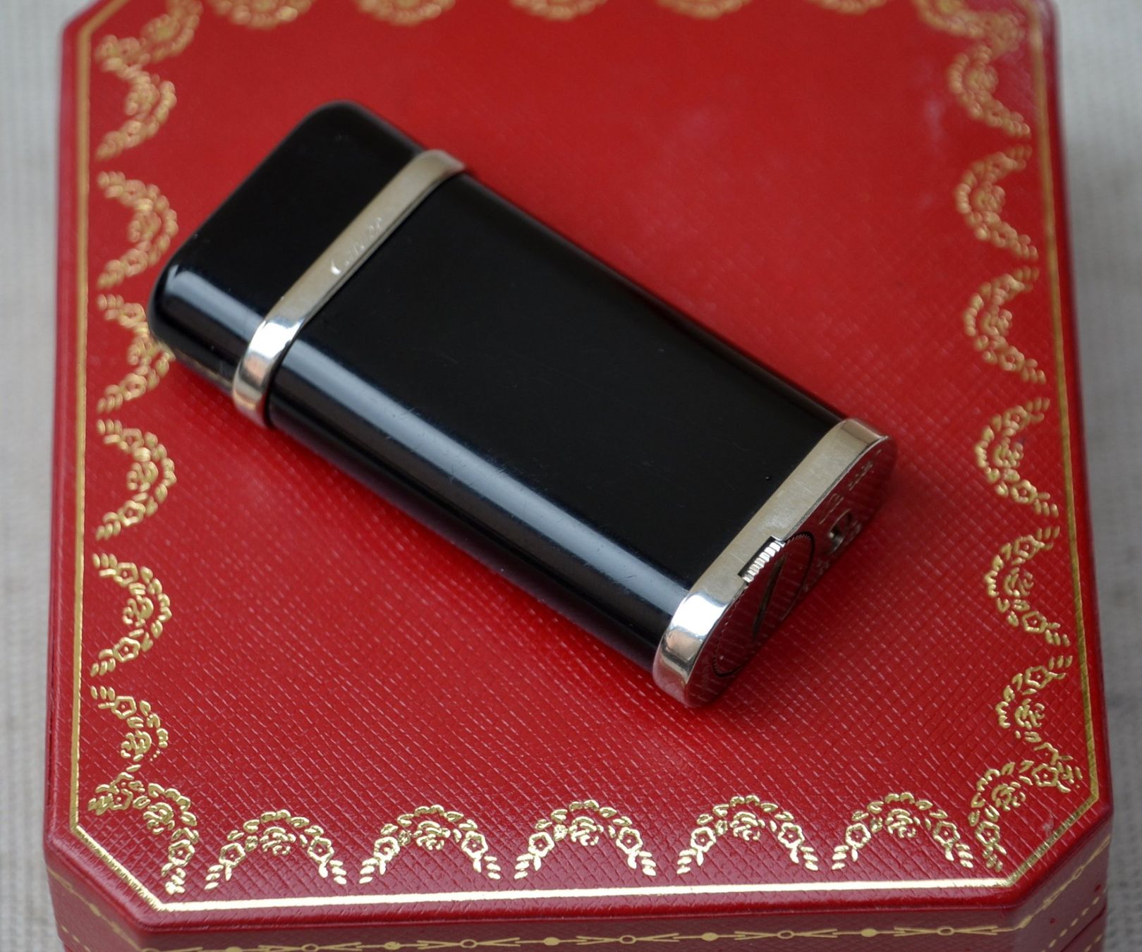 Cartier Accendini: Cartier Feuerzeug / briquet – Usato da Collonges venduto da Auganien 3