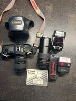 Canon T70 analog Kamera mit Objektiv und Blitz
