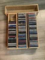 Wer hat Interesse an 95 CDs (1990-2020) und 4 Holzboxen?