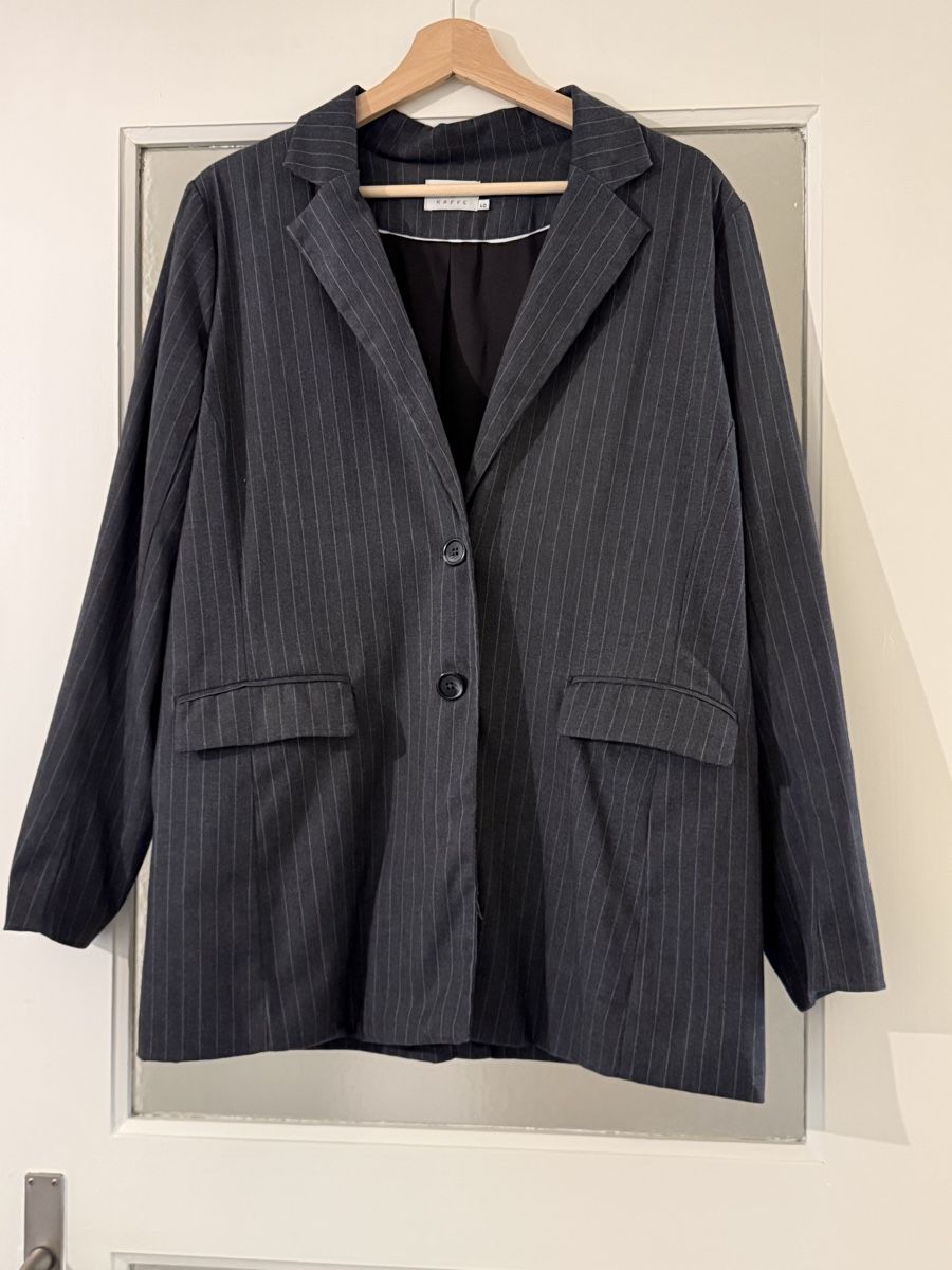 Giacche: Damen Blazer, Grau gestreift, Grösse 40 von Kaffe – Nuovo (secondo la descrizione) da Basel venduto da zukk_