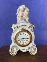 Ältere Uhr für die Puppe aus Porzellan