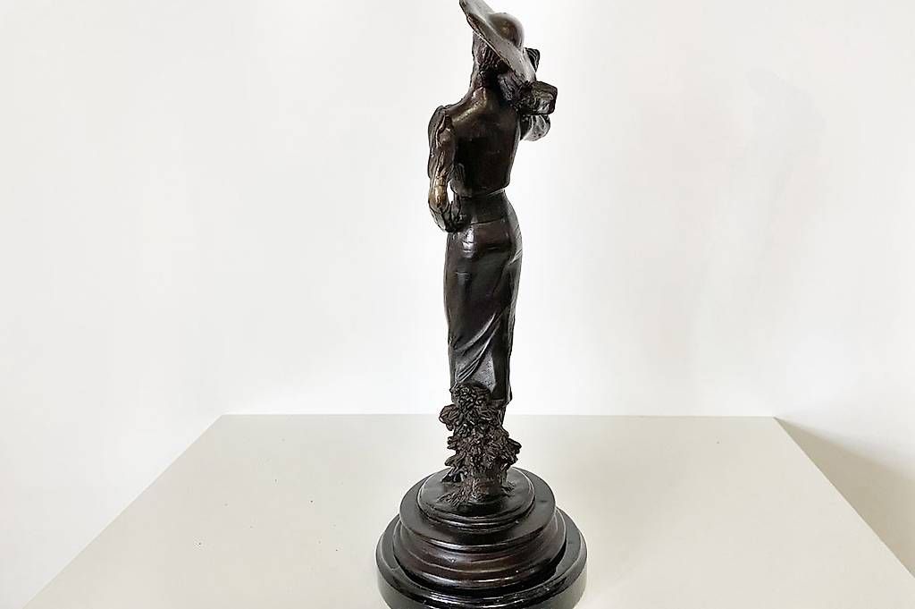 Sculture & Statue: Bronzefigur, Dame mit Hut – Usato da Ballwil venduto da ClassicGallery 3