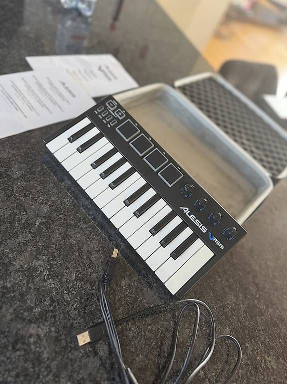 Strumenti musicali: Alesis Midi Piano + Case + Kabel – Usato da Siegershausen venduto da niiico_7