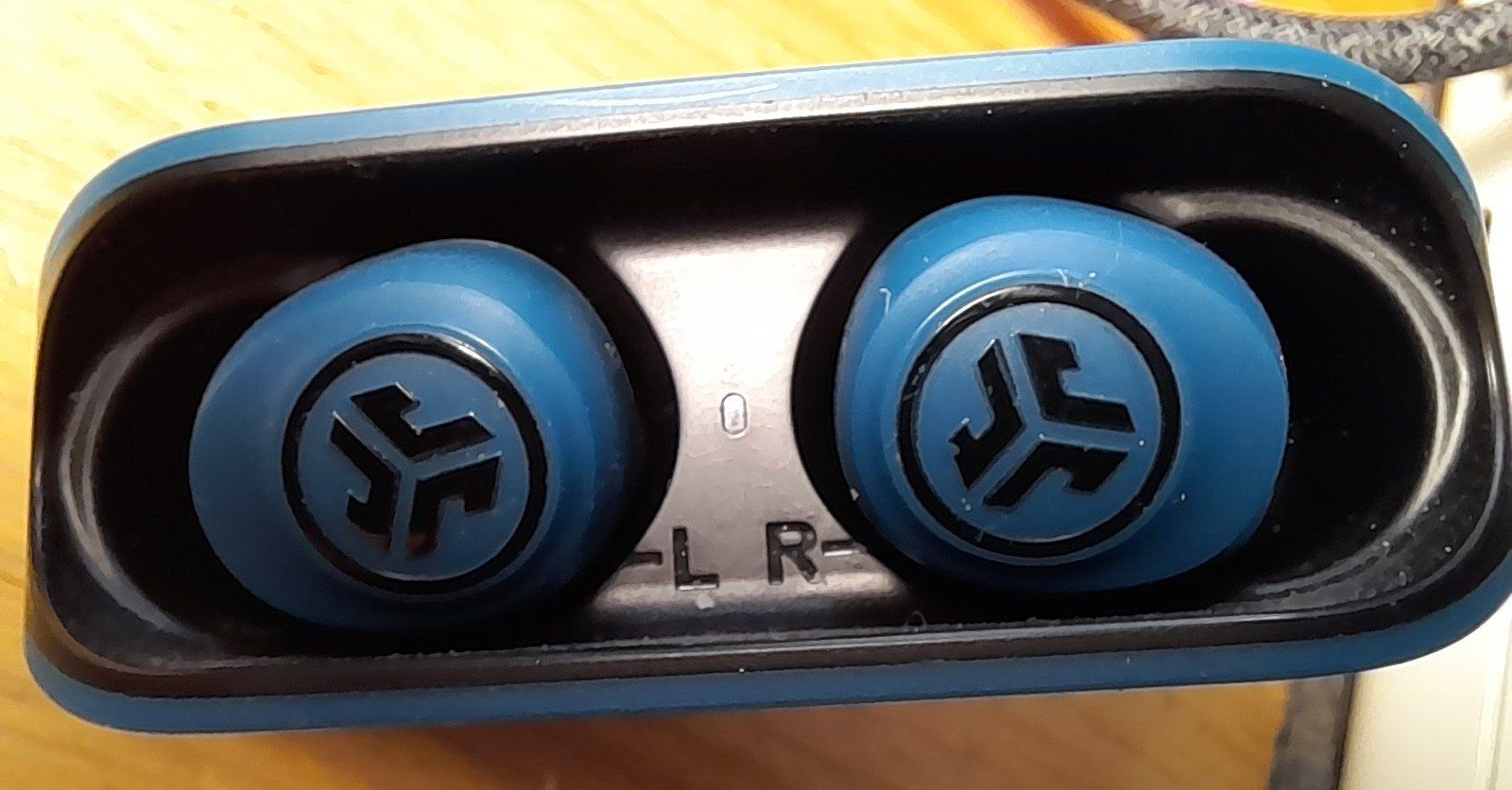 Cuffie: In-Ear-Kopfhörer – Usato da Herisau venduto da komodo0 1
