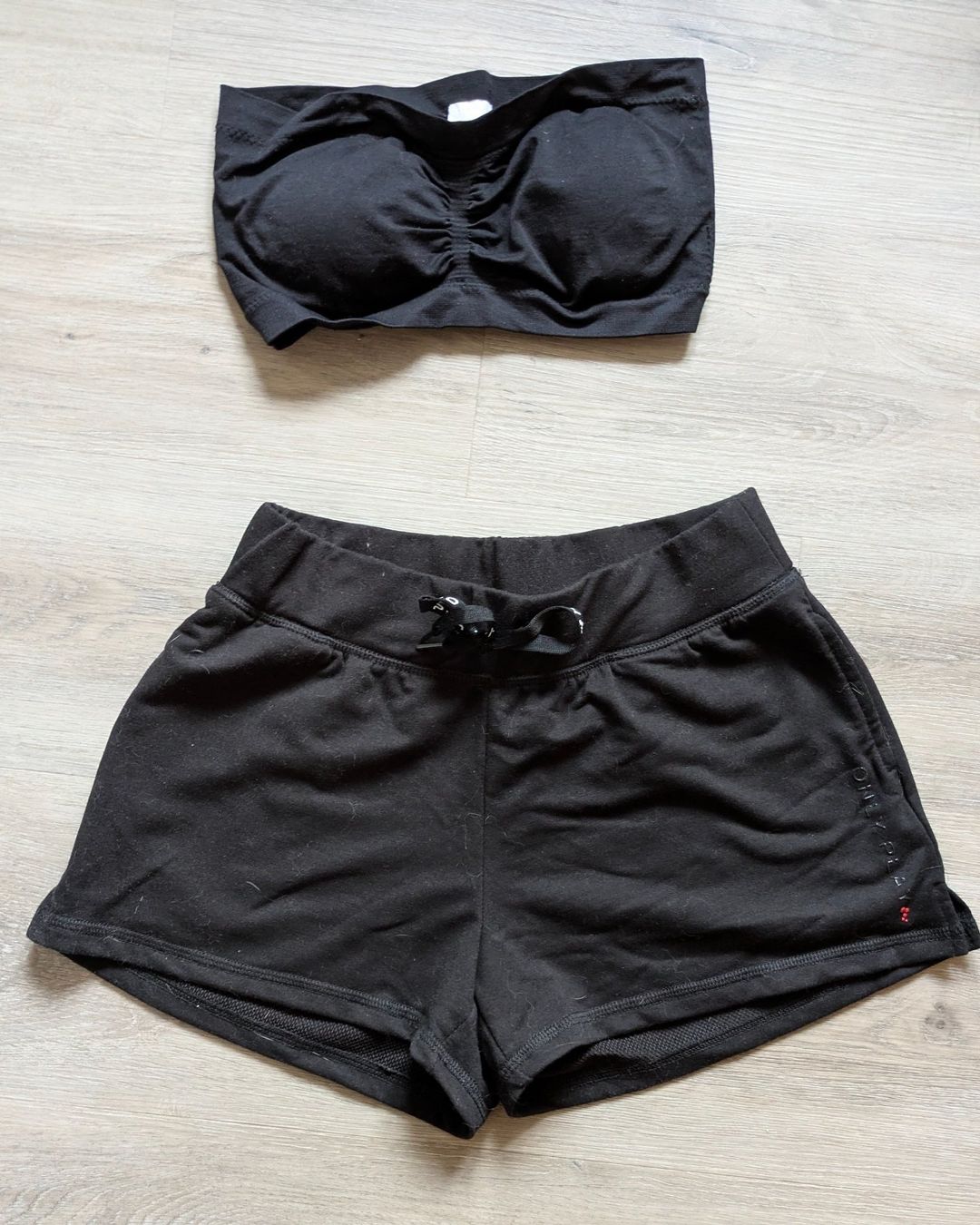 Pantaloni: Short & bustier XS – Nuovo (secondo la descrizione) da Orsieres venduto da IndianaJones50a