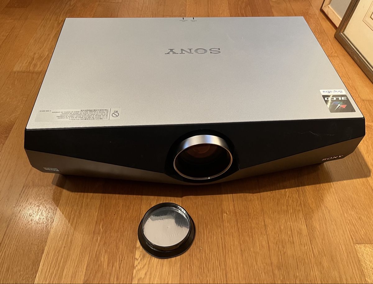 Sony Proiettori: Sony VPL-FX40 Beamer - Top Bildqualität! – Usato da Basel venduto da Ch2005