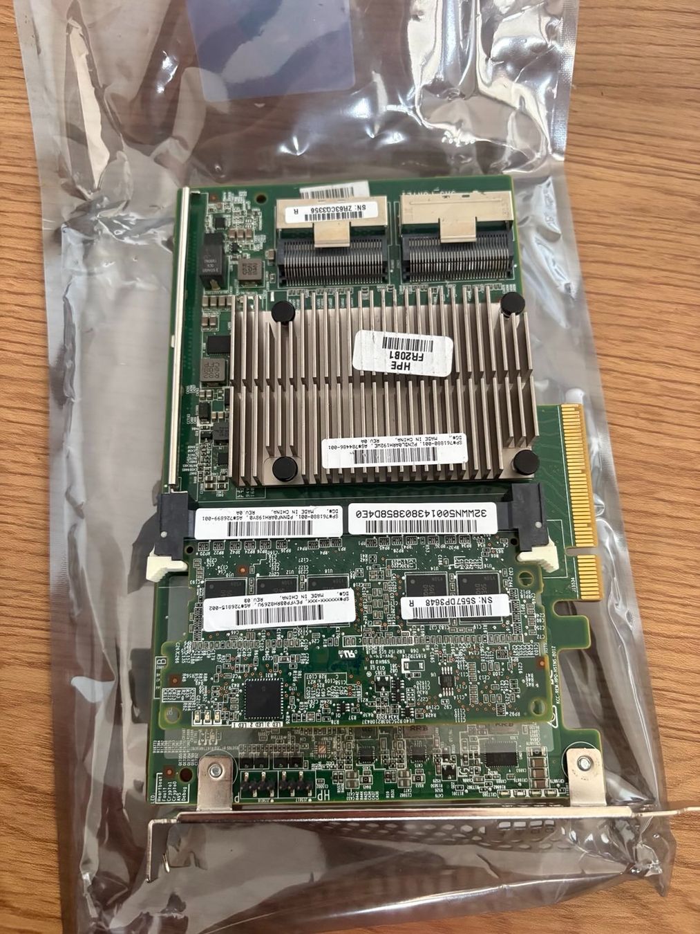 Server: HPE 761880-001 Smart Array P840/4GB FBWC 12Gb Ext RAID – Usato da Dielsdorf venduto da gumball172 1