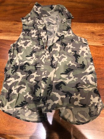 Camouflage Bluse ärmellos mit Rückenausschnitt Gr. XS