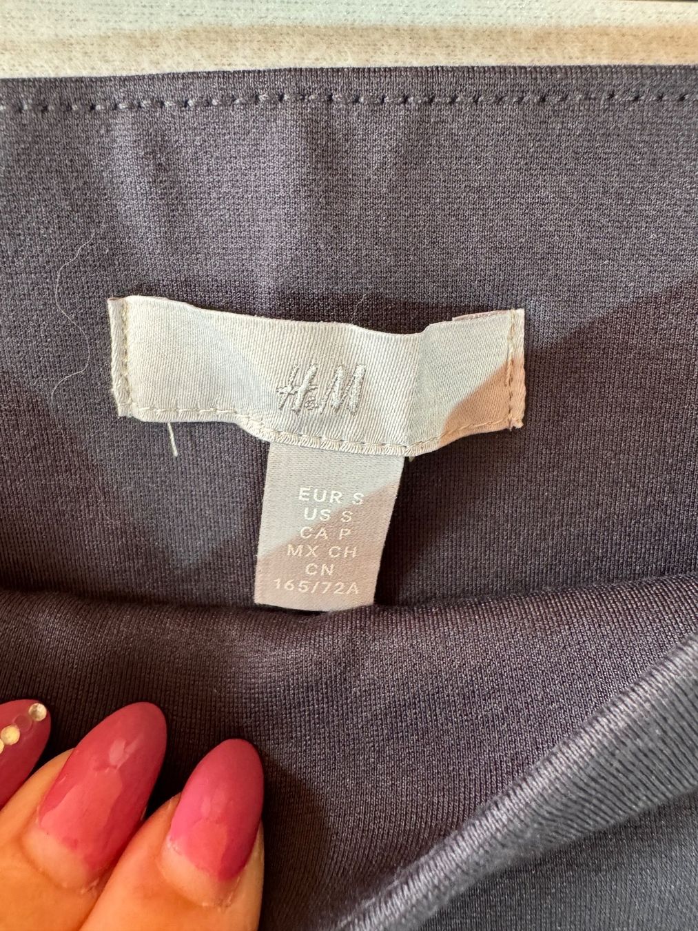 H&M Pantaloni: Schwarze Hose von H&M Gr. S – Usato da Grosswangen venduto da second_hand_dress 4