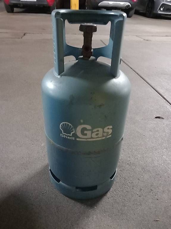 Gas-Geräte & -Technik: Gasflasche – Gebraucht aus Belp von Efflux