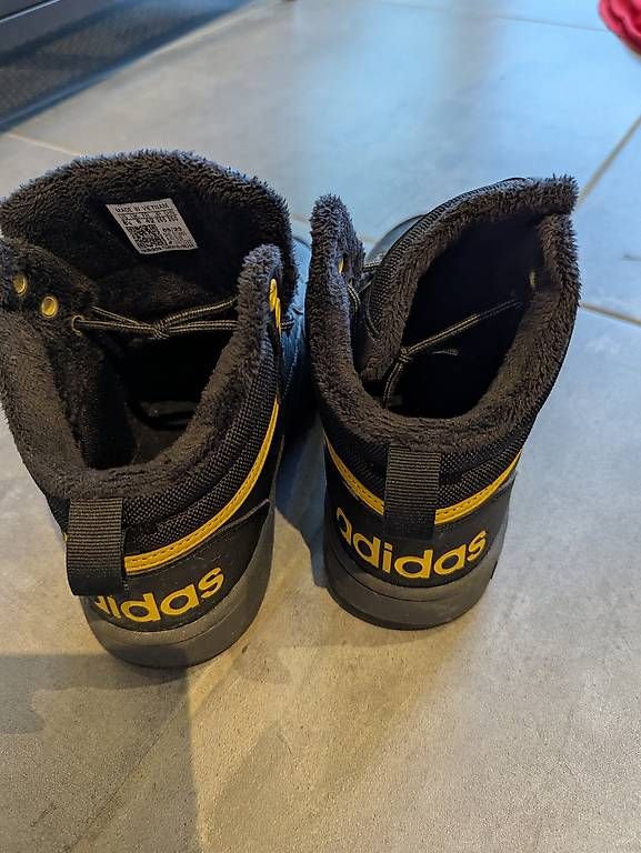 Scarpe da uomo: Chaussure Adidas  – Usato da Villars-le-Grand venduto da Svetblaser 1