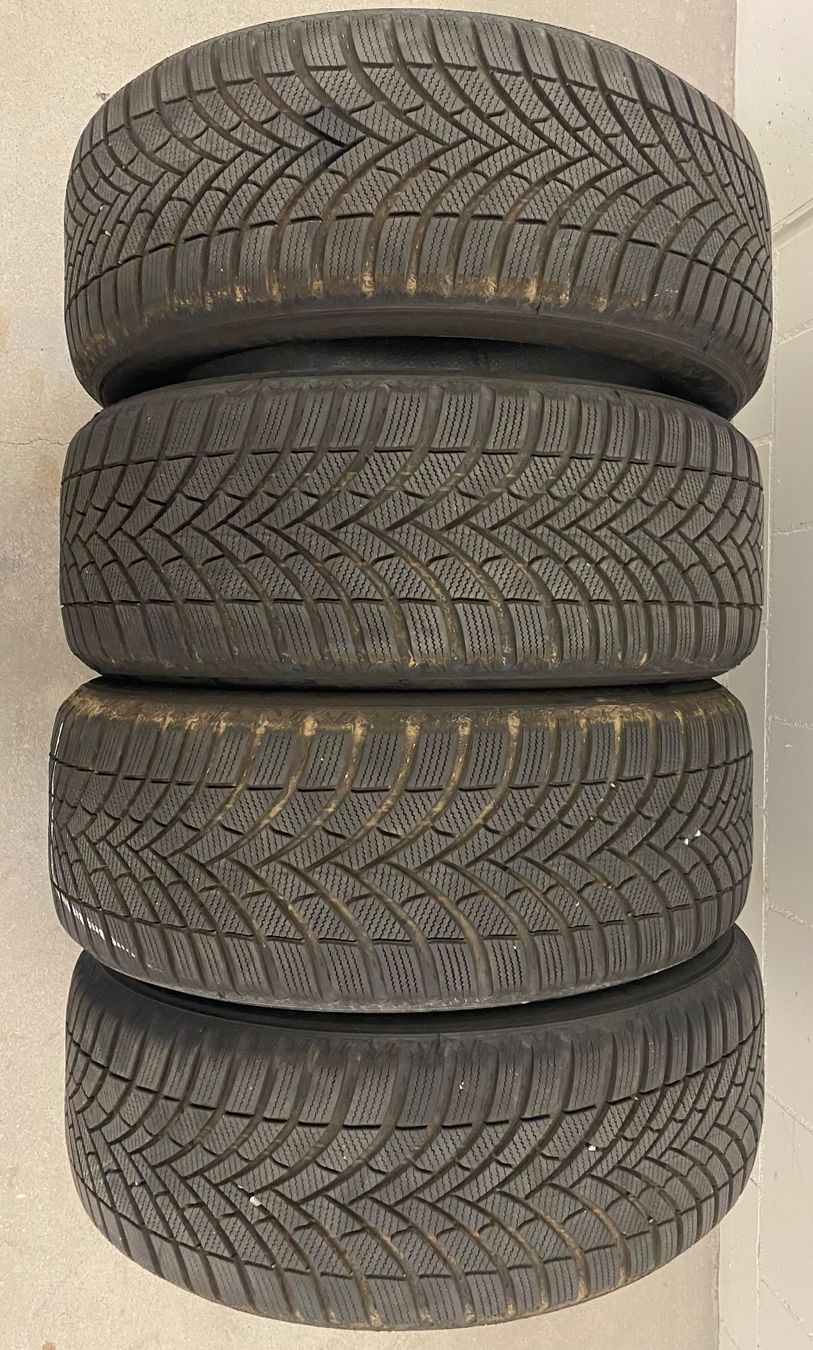Semperit Pneumatici & Ruote complete: 235/50R19  Semperit Winterreifen – Usato da Baar venduto da fba_f78w 1