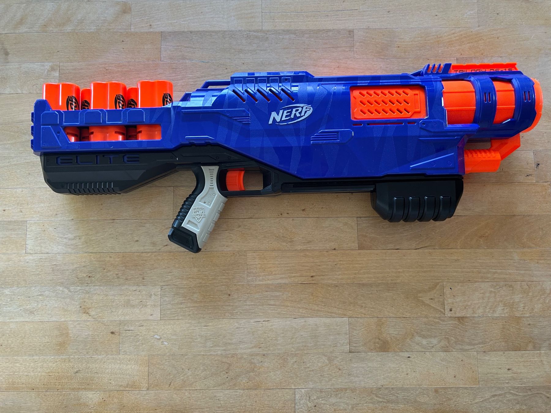 Nerf Spielzeuge: Pumpgun Elite Nerf – Gebraucht aus Einsiedeln von Riet80 1