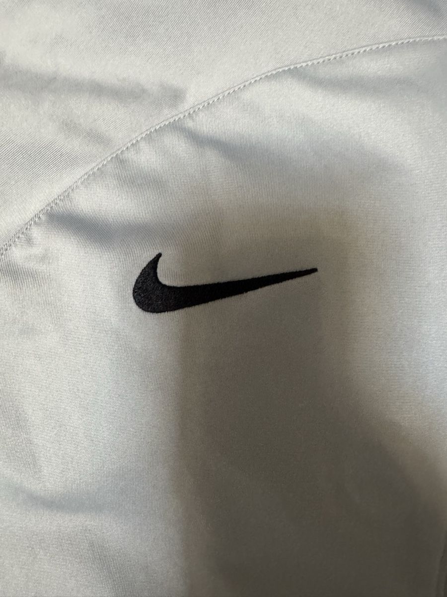 Giacche: Nike LFC Trainingsjacke Grau Slim Fit M – Usato da Hergiswil NW venduto da wert721 2