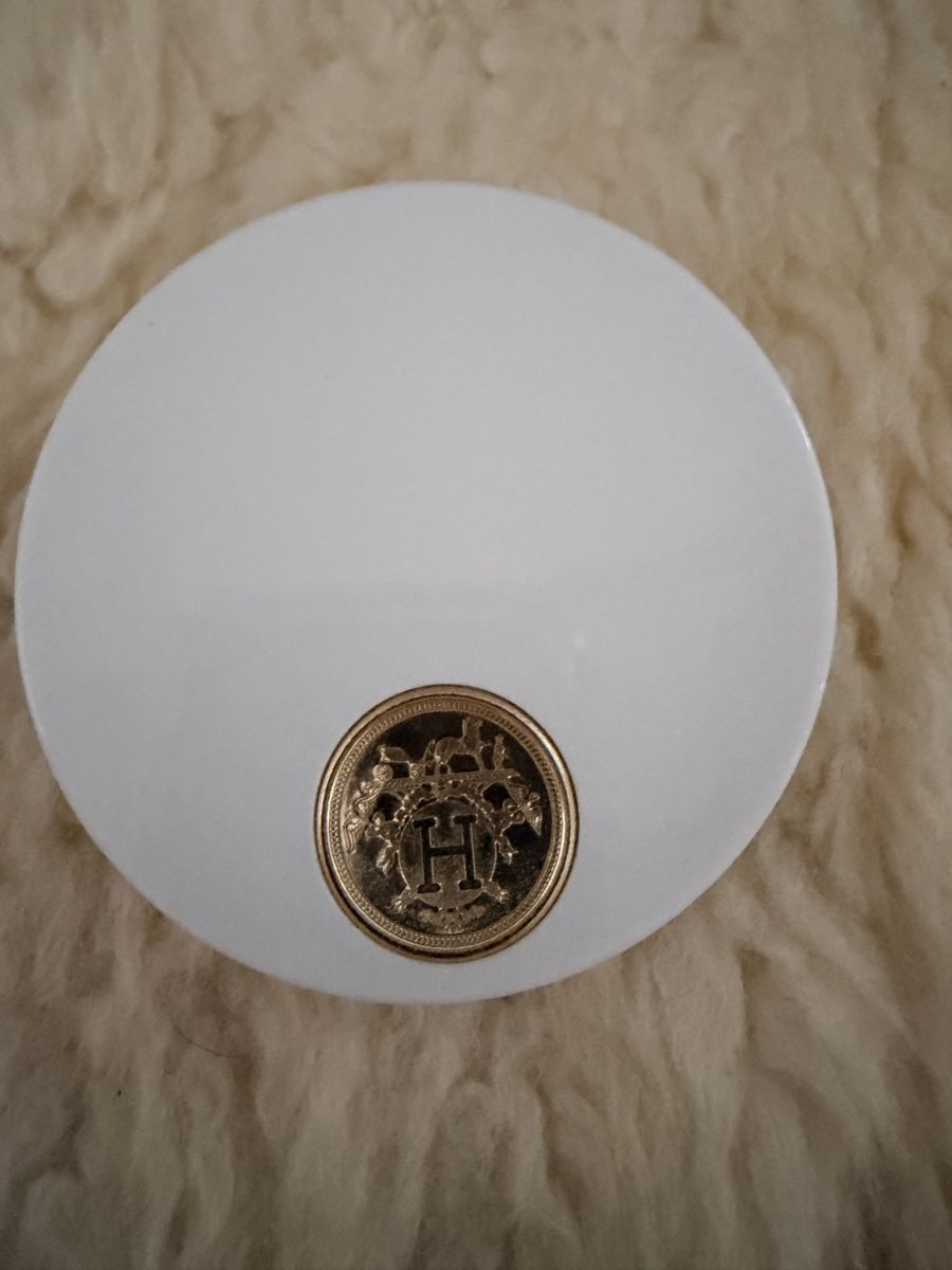 Make-up: Highlighter Hermès  – Usato da Lausanne venduto da Meganelausanne 4