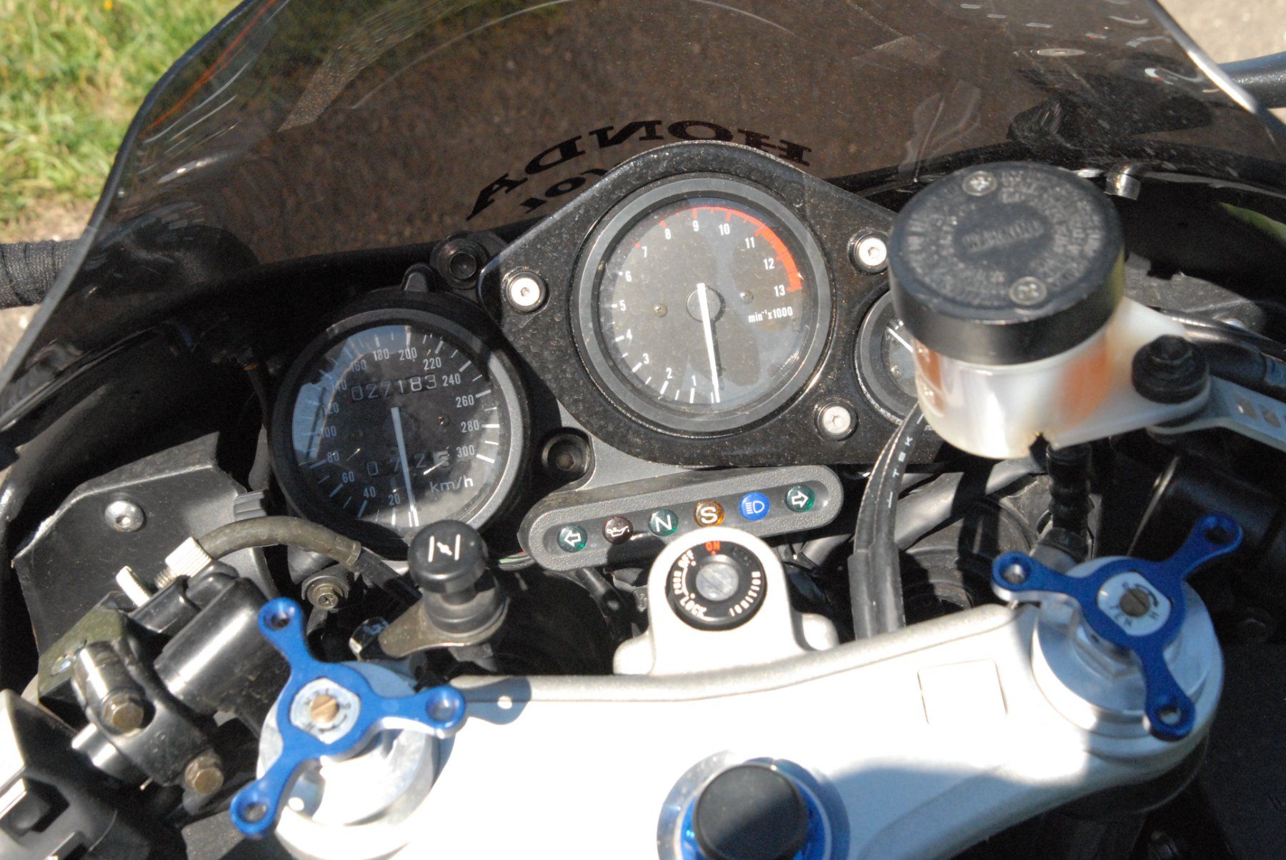 Honda Strada: HONDA CBR 900RR – Usato da La Chaux-de-Fonds venduto da lus_s58j 5