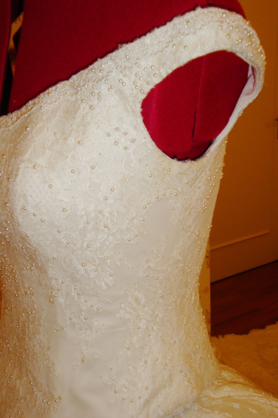 Vestiti: Abito da Sposa Cattedrale in Pizzo Chantilly Bellissimo – Usato da Genestrerio venduto da fra_c955 3