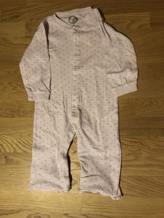 Süsser Baby Schlafanzug mit Pünktchen, Grösse 86