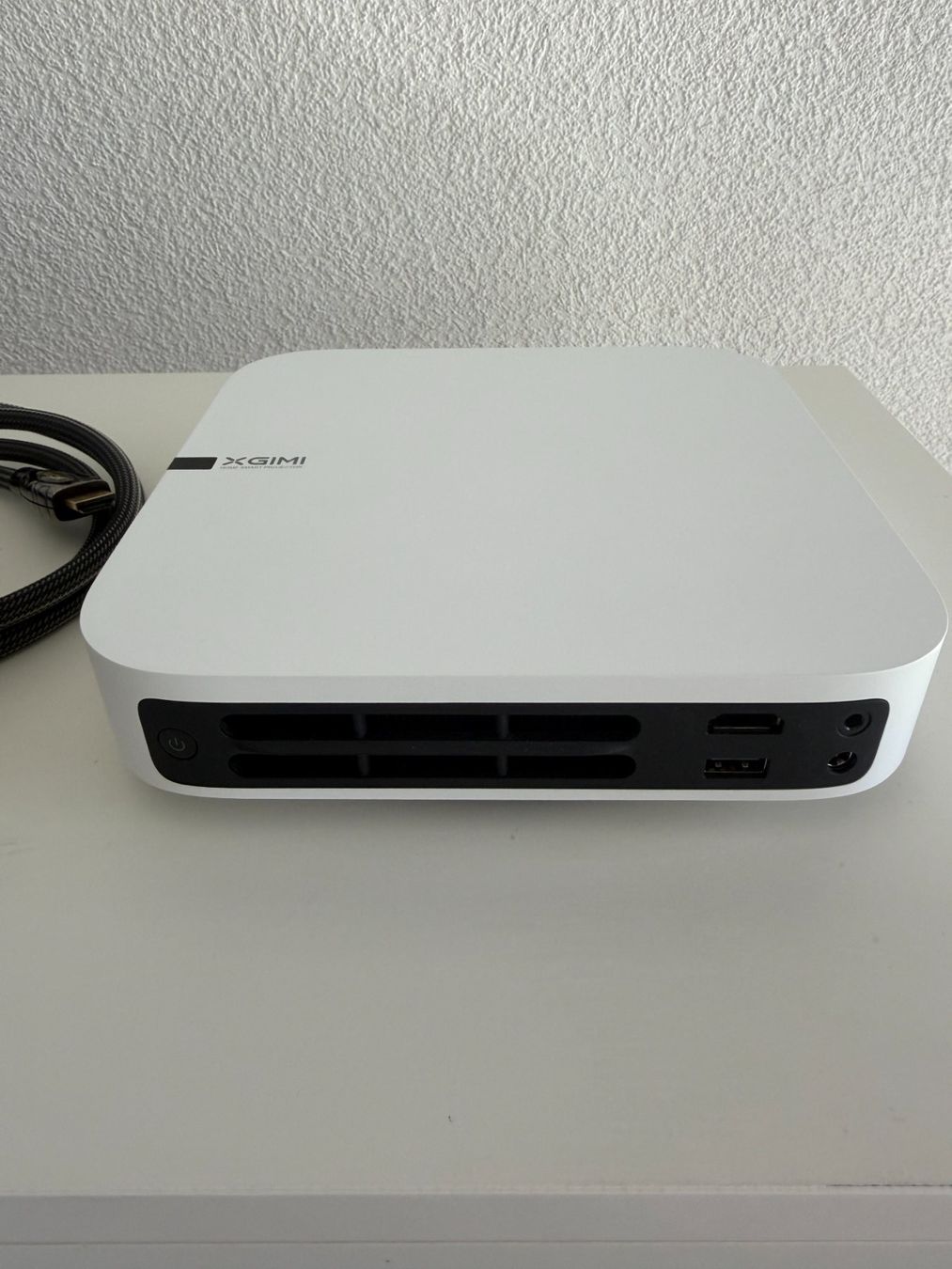 Videoprojektoren: Vidéoprojecteur XGIMI Elfin blanc avec télécommande et acc. – Gebraucht aus Fully von Avranville 1