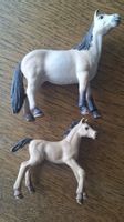 zwei Schleich Pferde (Fohlen und Stute), gut erhalten!